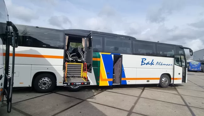 Bak  Reizen verhuurt Rolstoeltouringcars